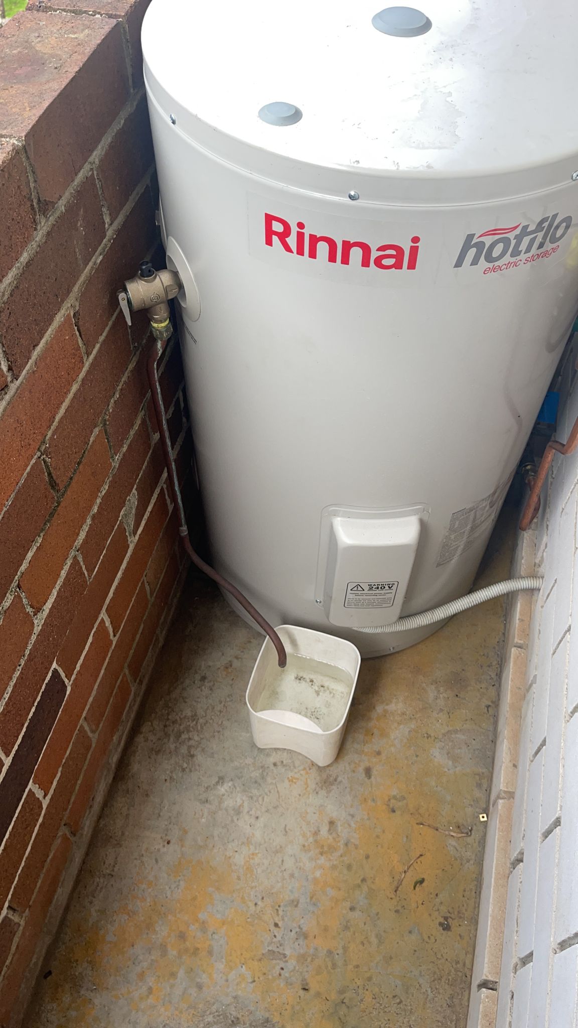 Water Storage Rinnai Hotflo 315 Rinnai Hotflo 315L Electric Hot